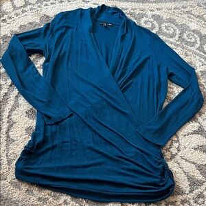 Vero Moda surplice faux-wrap tunic top, blue, size M EUC!